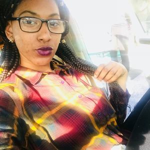 Meet your Posher, Malika